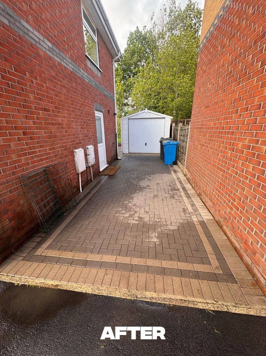 Block paving driveway cleaning in Oldham